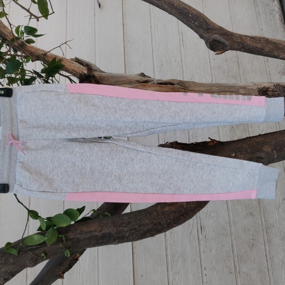 Puma girl's joggers size M (8-10) color grey and pink - Picture 2 of 5